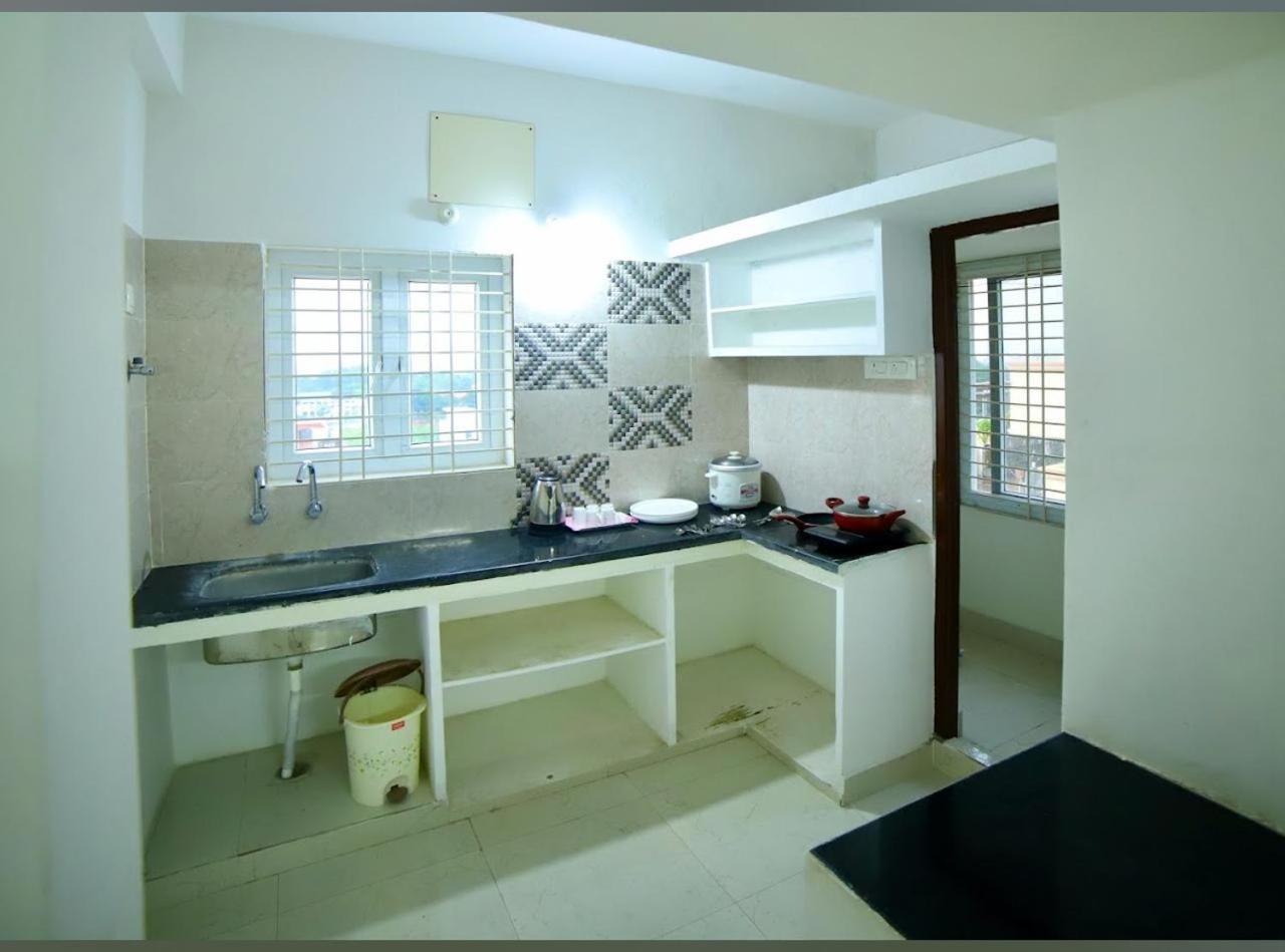 Homestay Svp Homestay, Luxury Ac 2bhk Flats, Free Wifi ,tv, Kitchen, Near To Alipiri Fly Over & Highway,free Ac Cab Pickup From Railway Station, Airport Tirupati