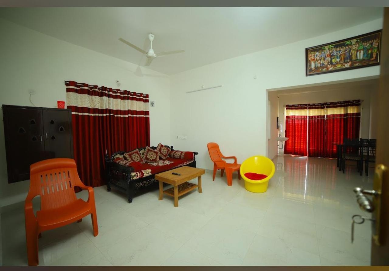 Homestay Svp Homestay, Luxury Ac 2bhk Flats, Free Wifi ,tv, Kitchen, Near To Alipiri Fly Over & Highway,free Ac Cab Pickup From Railway Station, Airport *